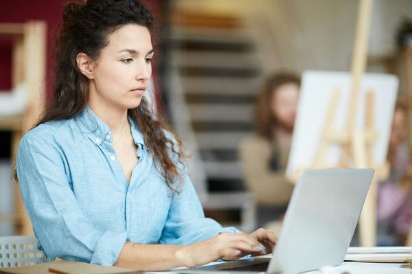 Découvrez les mystères des arts divinatoires à travers l'histoire